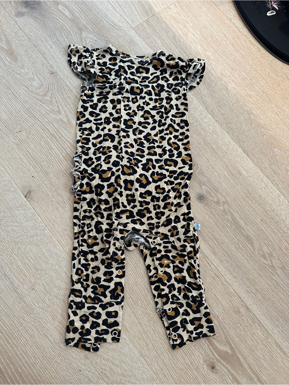 Posh Peanut Leopard Print Baby Romper 18-24
